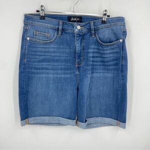 Alexander Jane The OG Tummy Control Denim Shorts cuffed Bermuda XL
